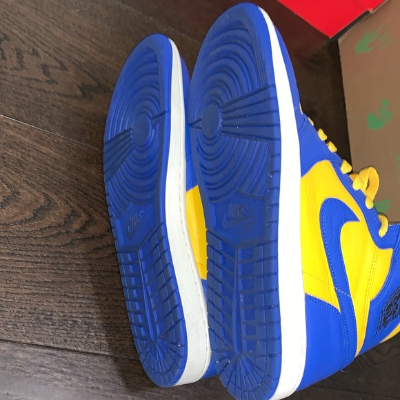 🔥Nike Jordan 1 Retro High OG Women’s 12.5 or 10 Men’s - Picture 6 of 10